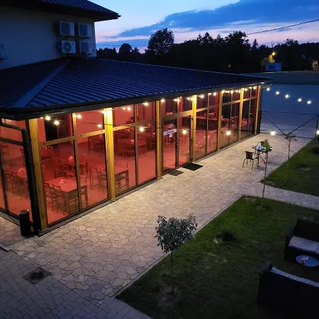 Happy Hostel&apartments Zator