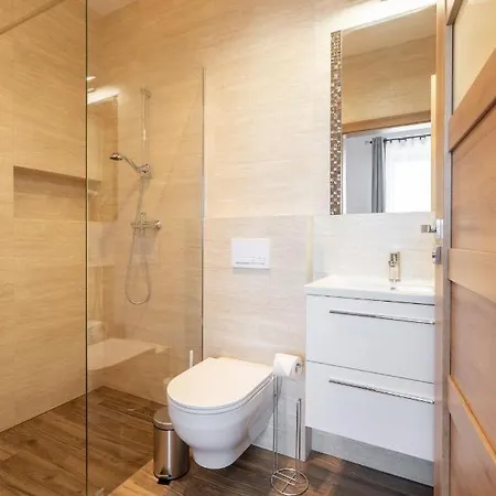 Happy81 - 3,5km Energylandia Oda ve Kahvaltı 3*