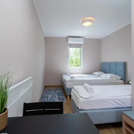 Happy Hostel&apartments *
