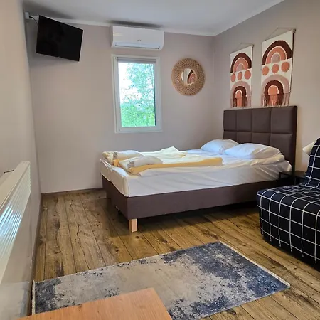 Happy Hostel&apartments *